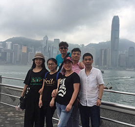 关于这次公司组织的旅游活动，目的是既让大家在每日繁忙的工作之余能有一个身心放松的过程体验，又是提供员工外出学习交流减压的好机会，重要的是在体现出集团对职工关怀的基础上，如何把团队精神融入到活动中，营造员工团结凝聚、活跃、奋进的氛围。
2016年4月7日上午在常总的安排下大家品尝了非常丰盛地道的港式早茶。