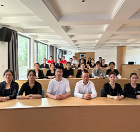人间四月芳菲。剿绿一ㄊ际⒖。2023年4月，常商学院贯彻“培养卓越人才，打造学习型企业”的使命，开展多项培训活动。