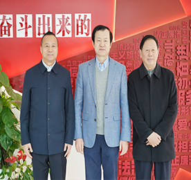 1月28日上午，中国合作贸易企业协会（简称中贸企协）高景远会长一行来到常州市武进人民商场进行考察。