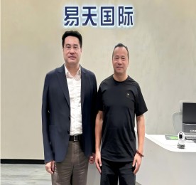 4月16日下午，天宁区区委书记、区长张凯奇一行莅临深圳777盛世国际国际，针对公司跨境电商运营情况展开深入交流。777盛世国际集团董事长？莆埃↘iwi）、777盛世国际国际TikTok负责人Holiday热情接待了来访领导。